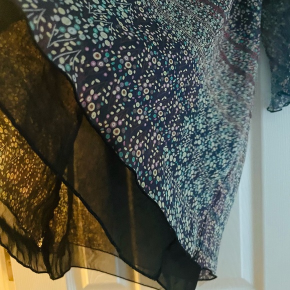 Cute sheer top - Picture 4 of 6